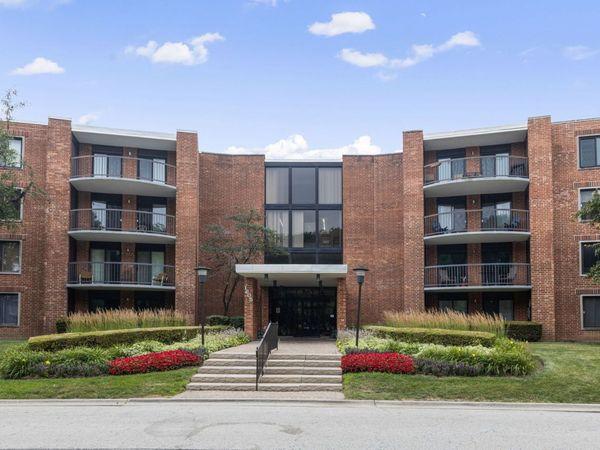 1605 E Central Road , Unit 304A, Arlington Heights, IL 60005