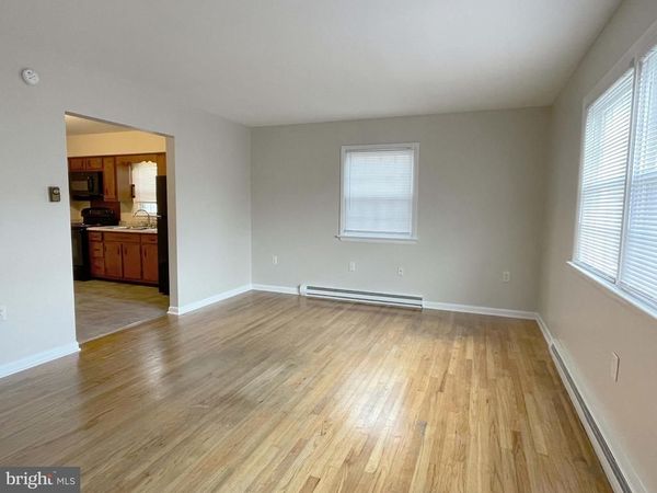 414 2 S MARKET STREET , MECHANICSBURG, PA 17055