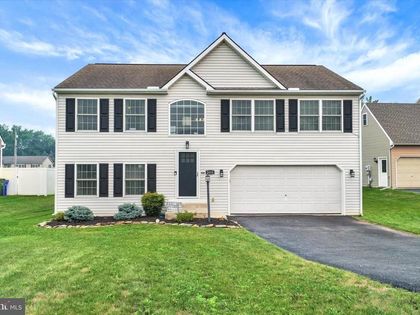 2005 ASHCOMBE DRIVE Dover, PA 17315