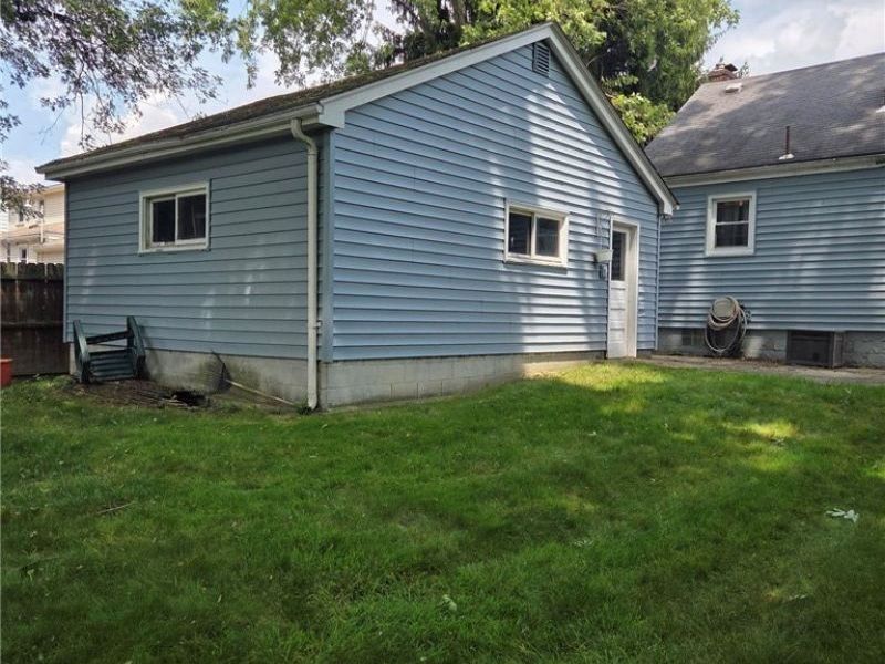 239 Gladstone Street, Campbell, OH 44405 Photo 3