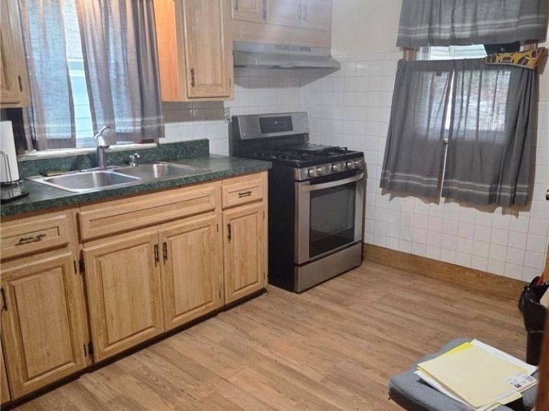 239 Gladstone Street, Campbell, OH 44405 Photo 7