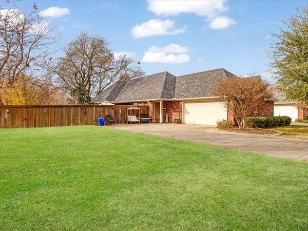 2700 Rex Cruse Drive, Sherman, TX 75092