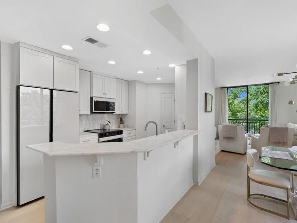 3040 Peachtree Road NW, Unit 211, Atlanta, GA 30305