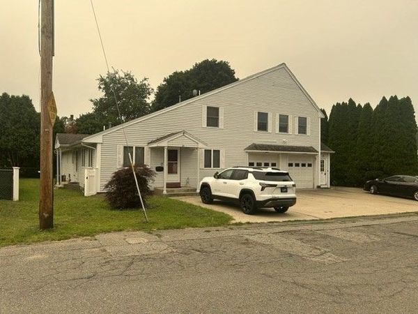 28 Farragut Street, Unit 2nd Fl., Lowell, MA 01854