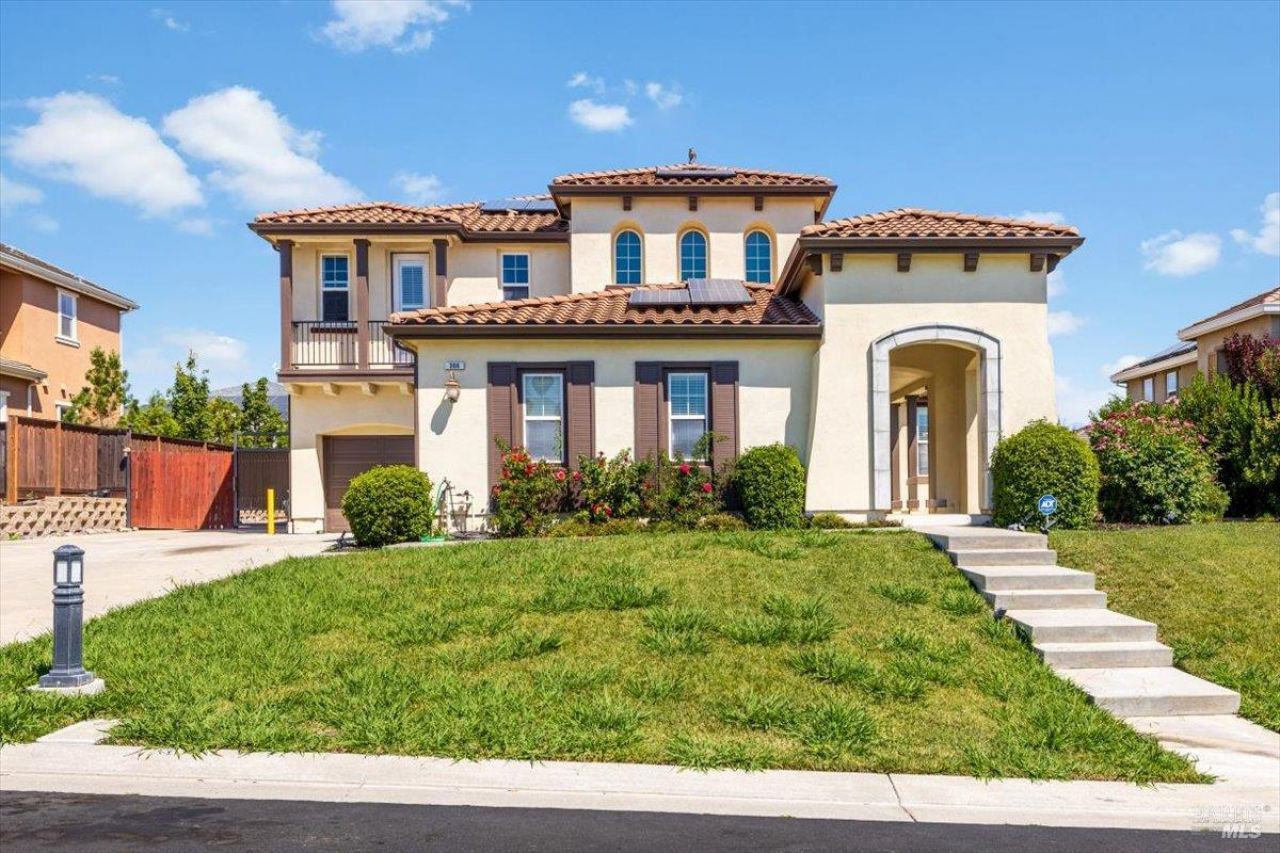 306 Shining Horse Way, Vacaville, CA 95688 Main Photo