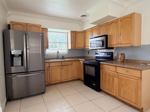 2438 Thomas Street, Unit 3, Hollywood, FL 33020