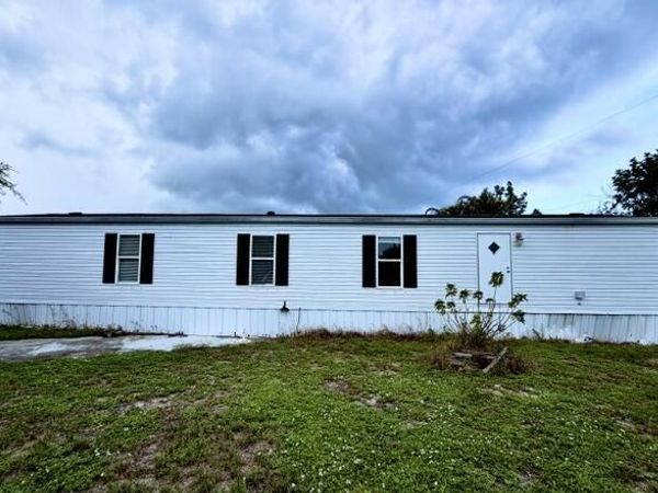 8423 SE Sandy Lane, Hobe Sound, FL 33455