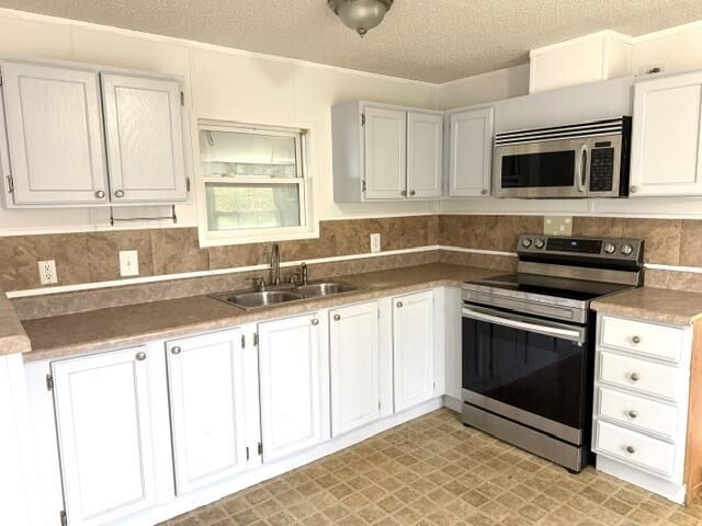 8423 SE Sandy Lane, Hobe Sound, FL 33455 Photo