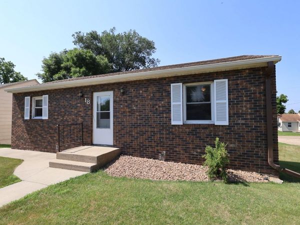 18 S Oregon Avenue , Morris, MN 56267