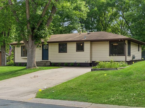 6631 Oakwood Street , Rockford, MN 55373
