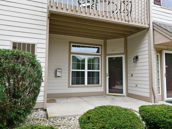 2111 W Vista Bella DRIVE, Oak Creek, WI 53154