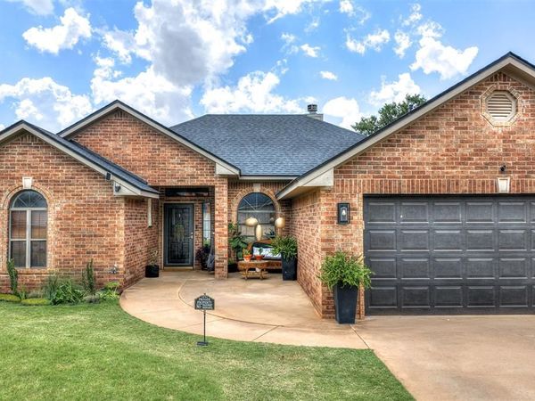 310 Shale Crest, Clinton, OK 73601