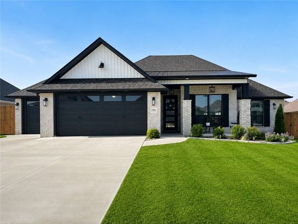 1903 Crump Street , Pea Ridge, AR 72751