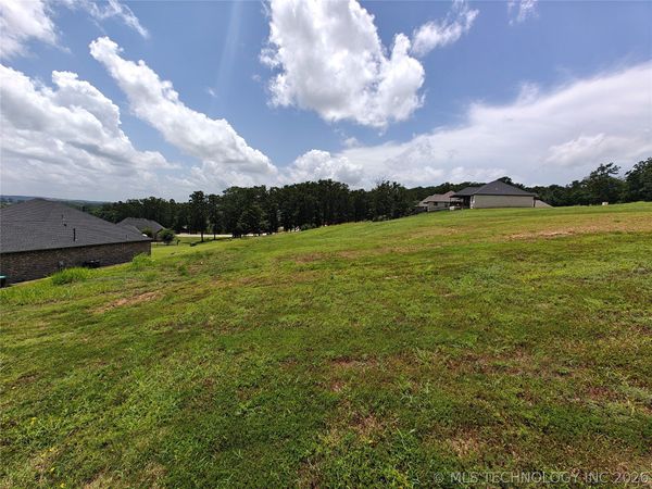 550 Woodlands Drive , Tahlequah, OK 74464