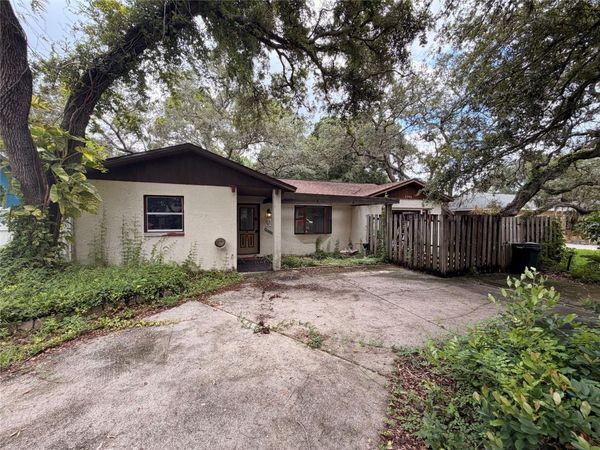2342 PEMBROOK DRIVE , CLEARWATER, FL 33764