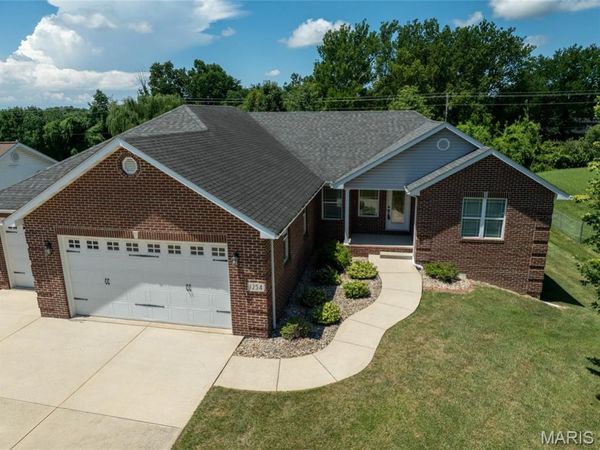 1254 Jamaica Drive, Edwardsville, IL 62025