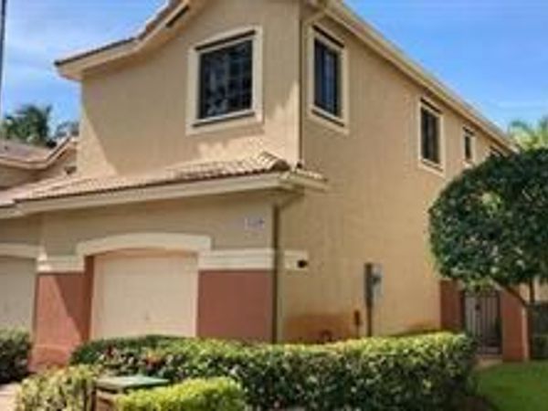 4329 VINEYARD Circle, Unit 4329, Weston, FL 33332