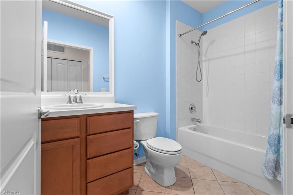 10046 Via Colomba Cir, Unit 203, Fort Myers, FL 33966 Photo