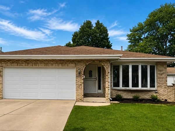 8608 Lamon Avenue , Burbank, IL 60459