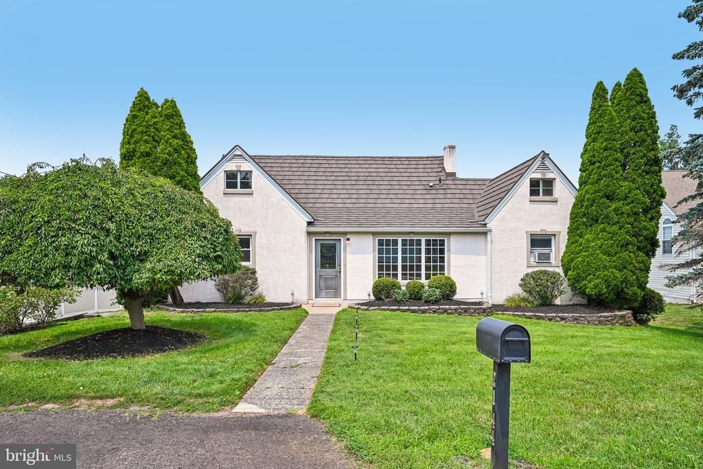 2144 SUNNYSIDE AVENUE, POTTSTOWN, PA 19464