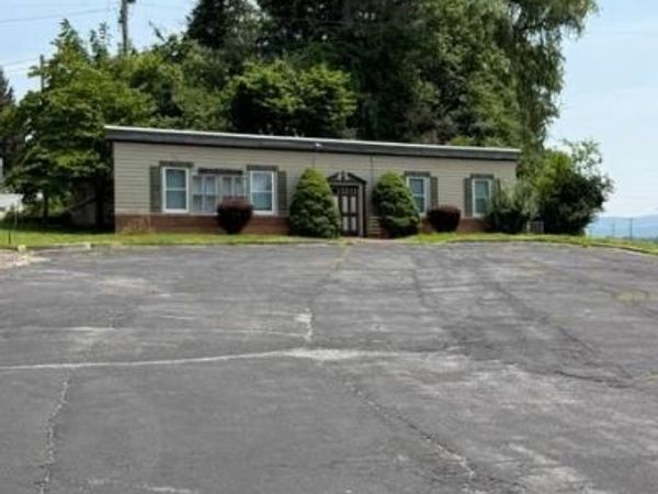 2114 LINCOLN WAY EAST , CHAMBERSBURG, PA 17202