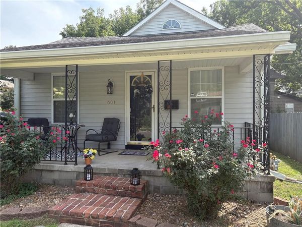 601 W 77th Street, Kansas City, MO 64114