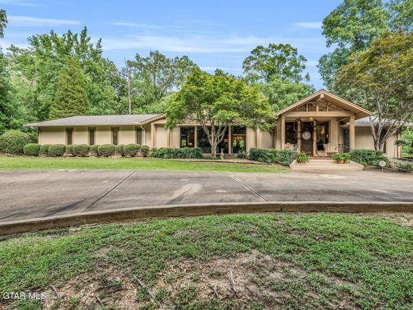 391 Woodland Heights Drive, Columbus, MS 39705