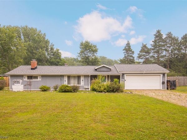 12762 Saint James Drive , Mantua, OH 44255