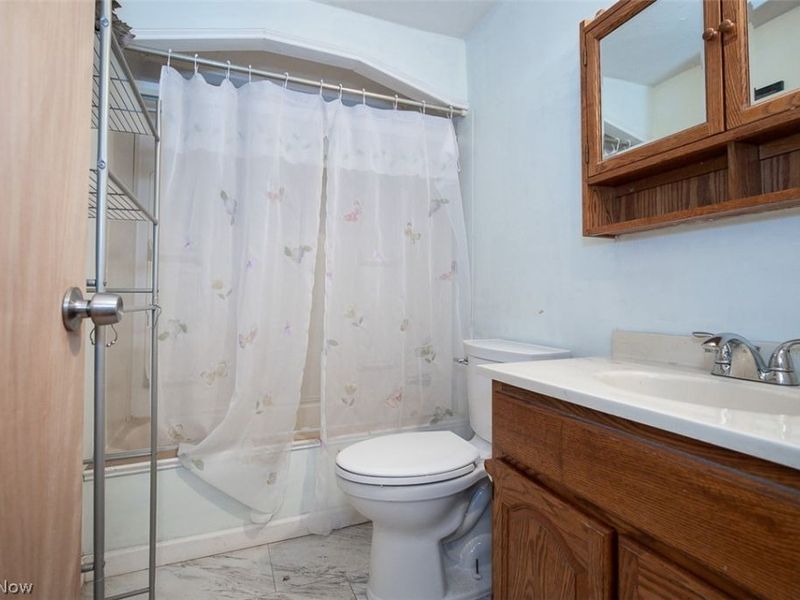 12762 Saint James Drive, Mantua, OH 44255 Photo 13