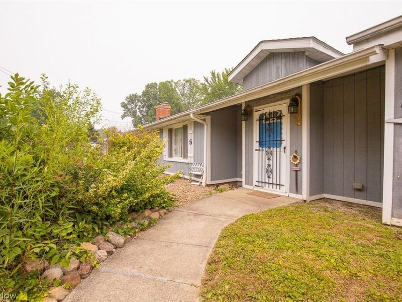 12762 Saint James Drive, Mantua, OH 44255 Photo 2