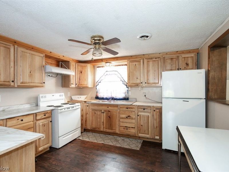 12762 Saint James Drive, Mantua, OH 44255 Photo 6