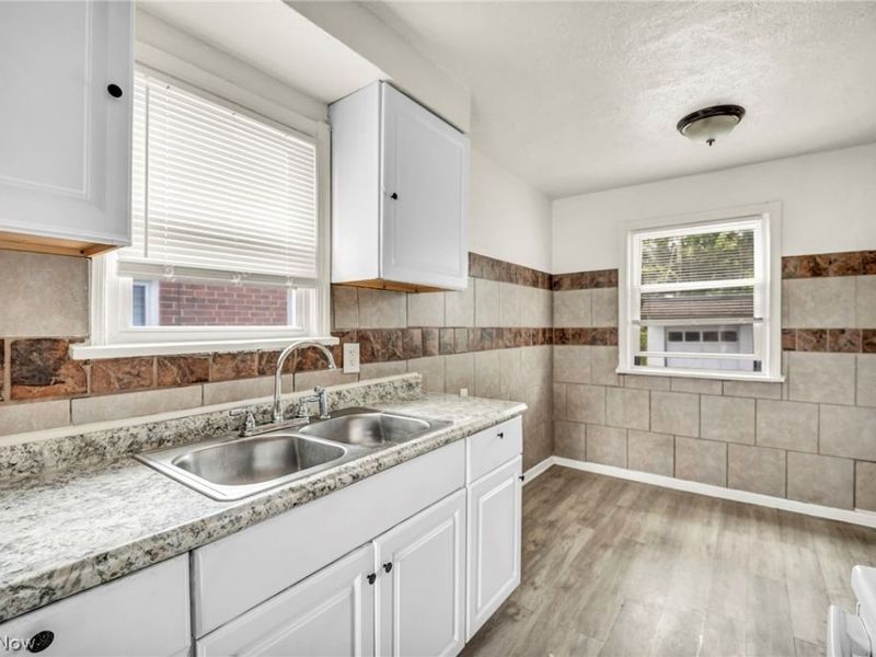 4356 E 141st Street, Cleveland, OH 44128 Photo 8