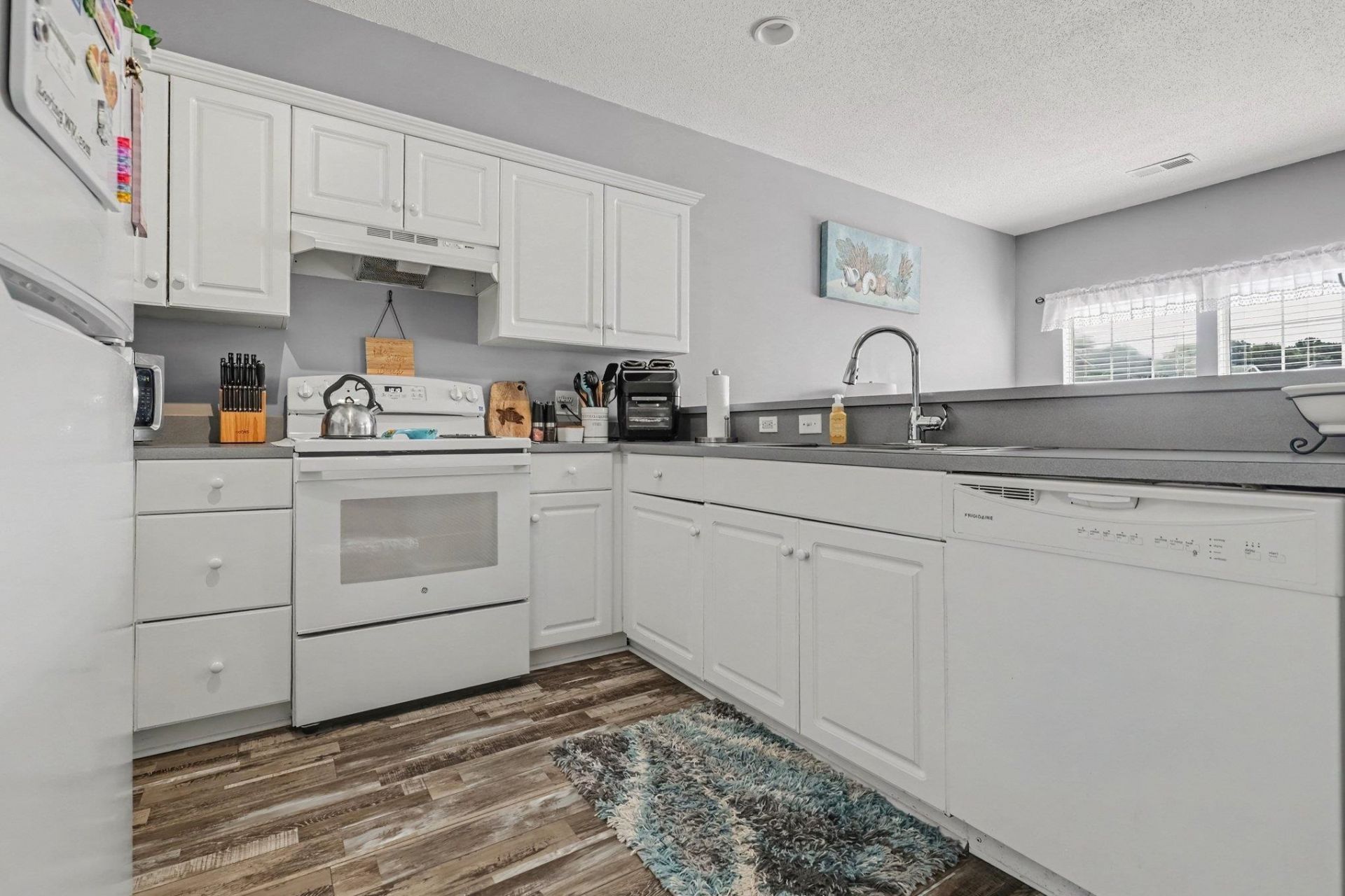 2482 Coastline Ct.  Photo 8