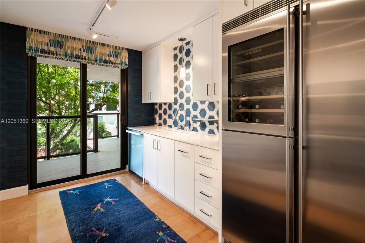 2575 S Bayshore Dr , Unit 5B, Coconut Grove, FL 33133 Photo