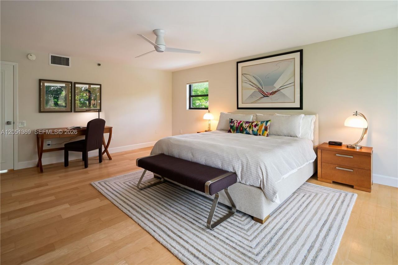 2575 S Bayshore Dr , Unit 5B, Coconut Grove, FL 33133 Photo