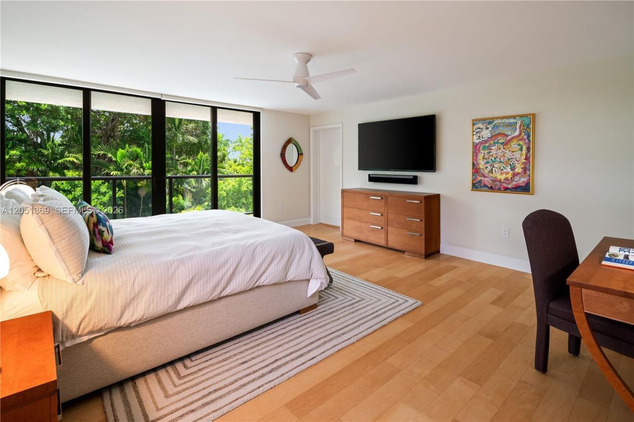 2575 S Bayshore Dr , Unit 5B, Coconut Grove, FL 33133 Photo