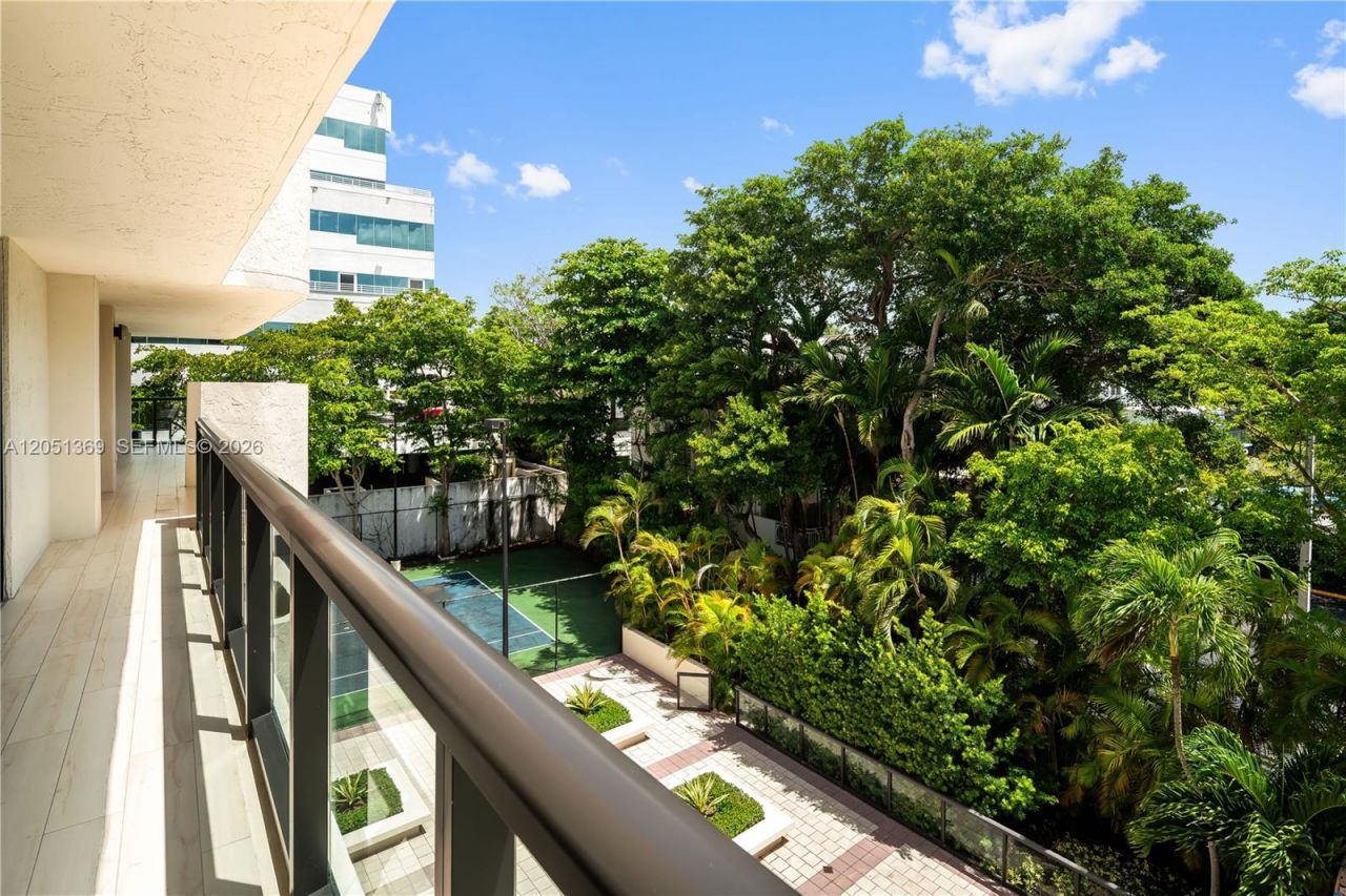 2575 S Bayshore Dr , Unit 5B, Coconut Grove, FL 33133 Photo