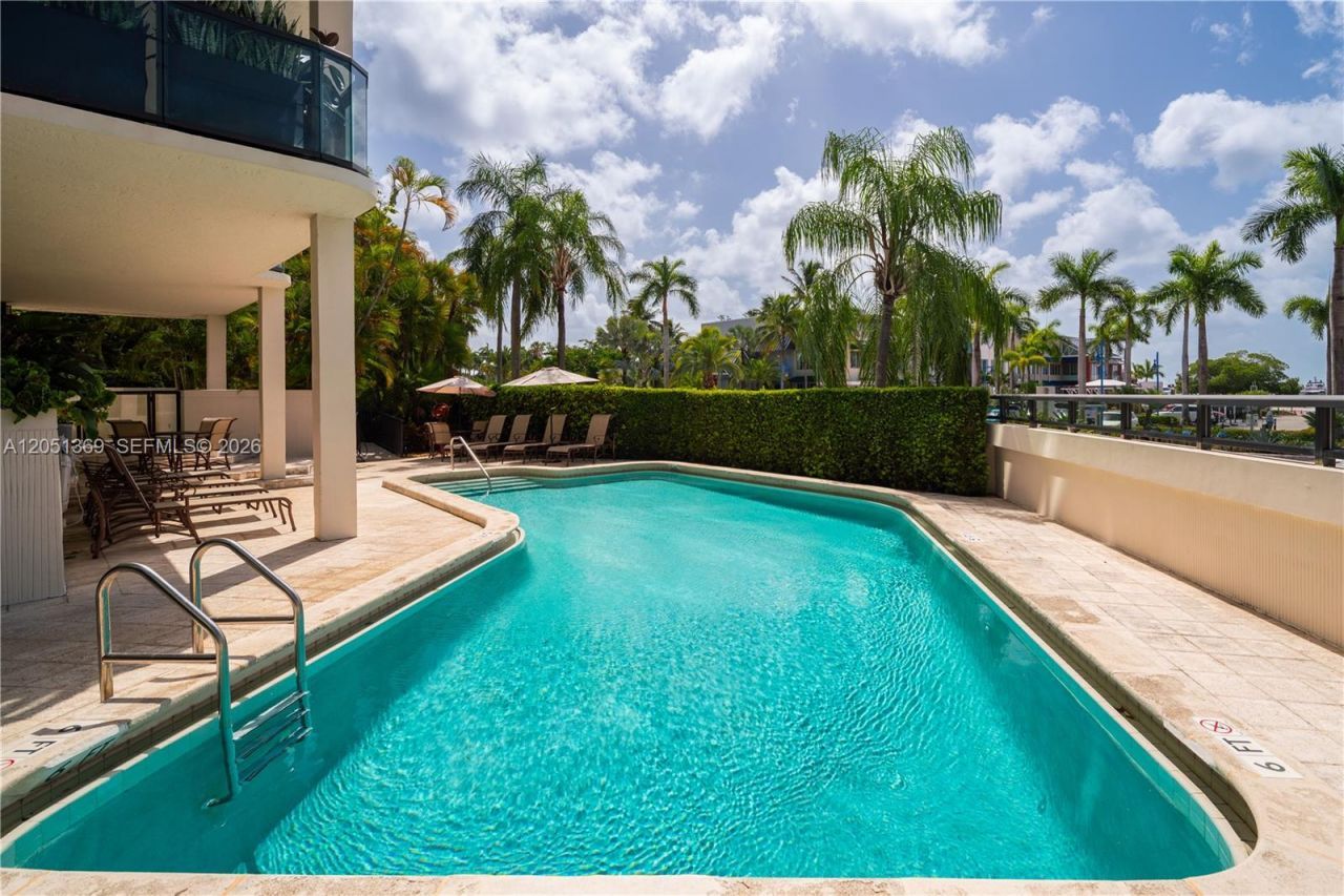 2575 S Bayshore Dr , Unit 5B, Coconut Grove, FL 33133 Photo