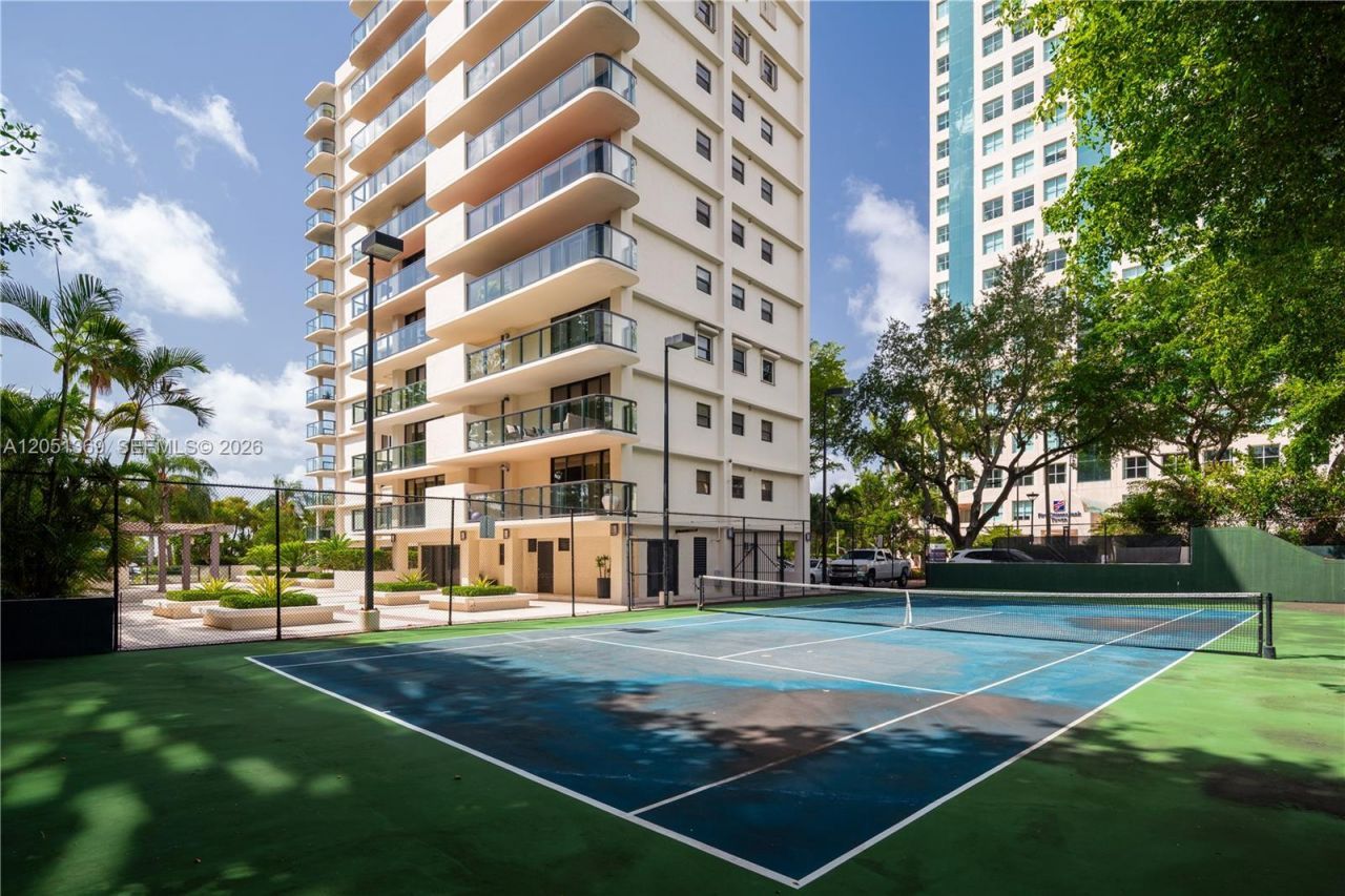 2575 S Bayshore Dr , Unit 5B, Coconut Grove, FL 33133 Photo
