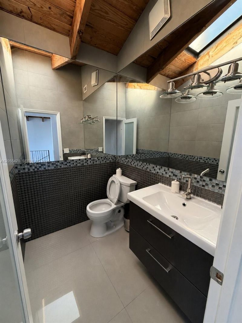 313 Hendricks Isle , Unit 4, Fort Lauderdale, FL 33301 Photo