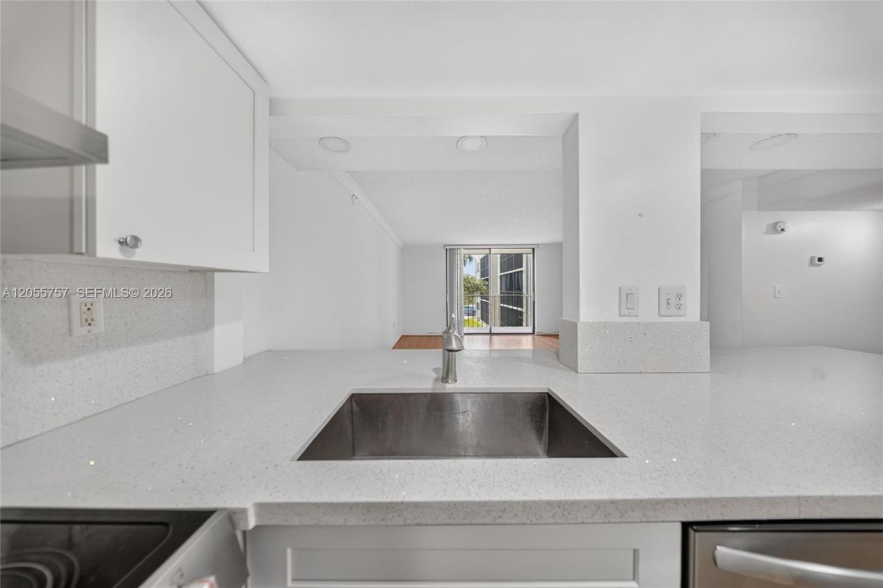 8045 SW 107th Ave, Unit 203, Miami, FL 33173 Photo
