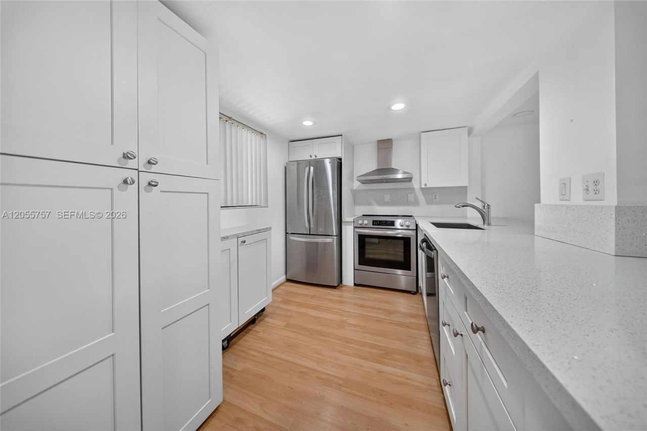 8045 SW 107th Ave, Unit 203, Miami, FL 33173 Photo