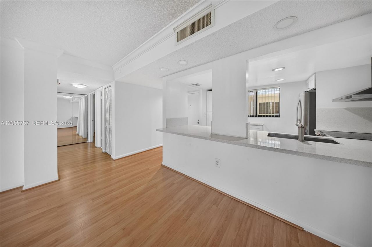 8045 SW 107th Ave, Unit 203, Miami, FL 33173 Photo