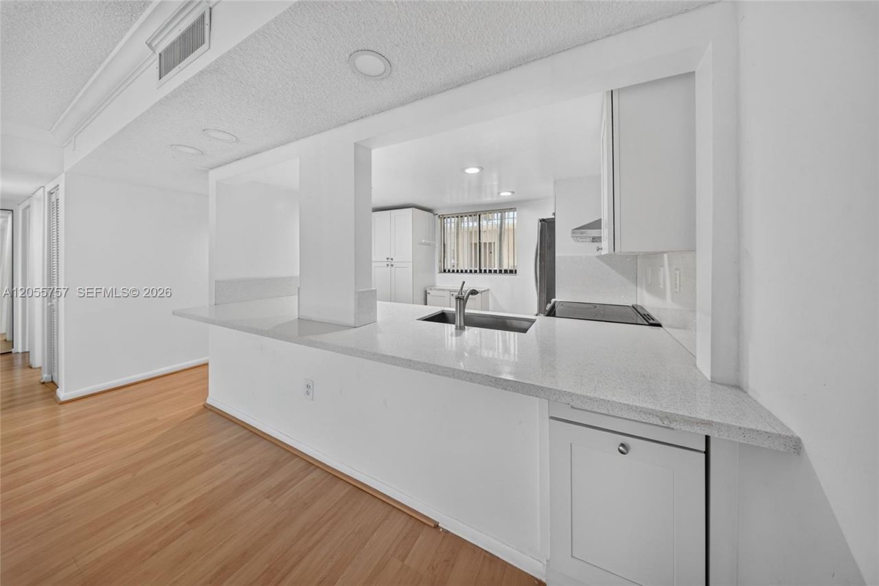8045 SW 107th Ave, Unit 203, Miami, FL 33173 Photo