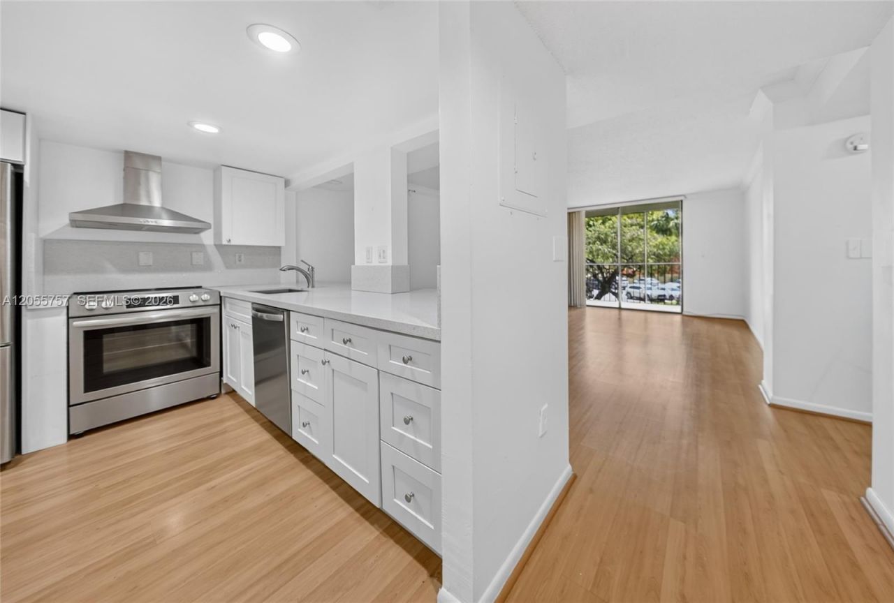 8045 SW 107th Ave, Unit 203, Miami, FL 33173 Photo