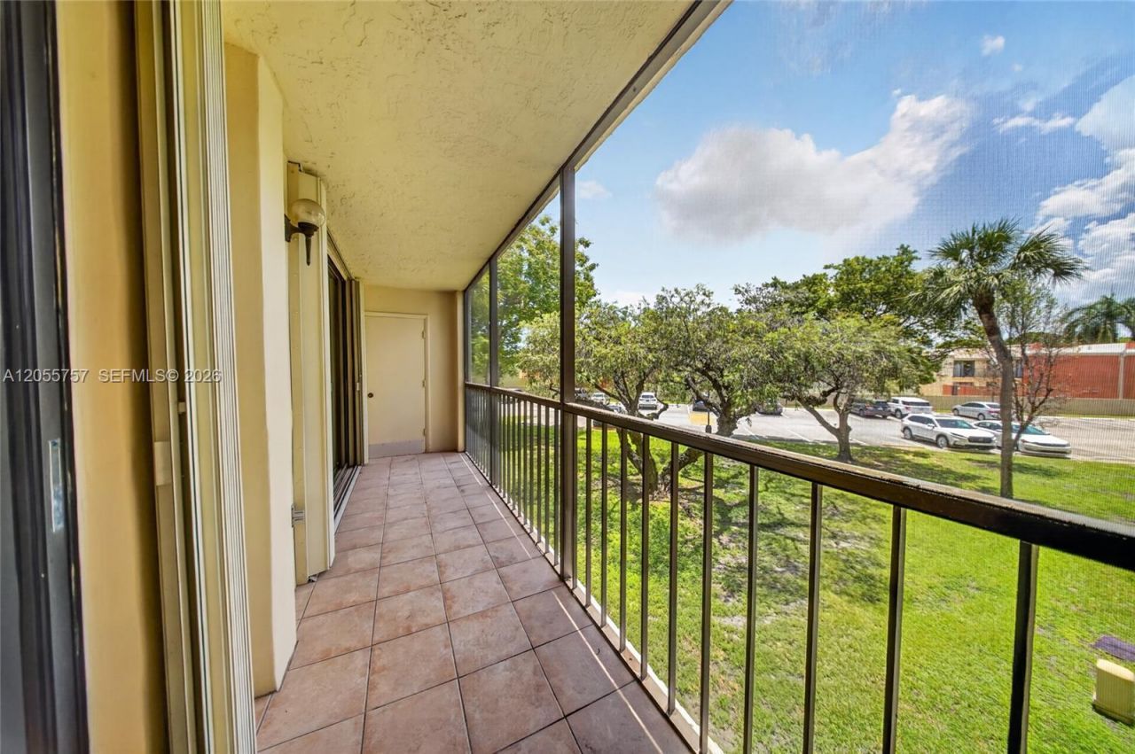 8045 SW 107th Ave, Unit 203, Miami, FL 33173 Photo