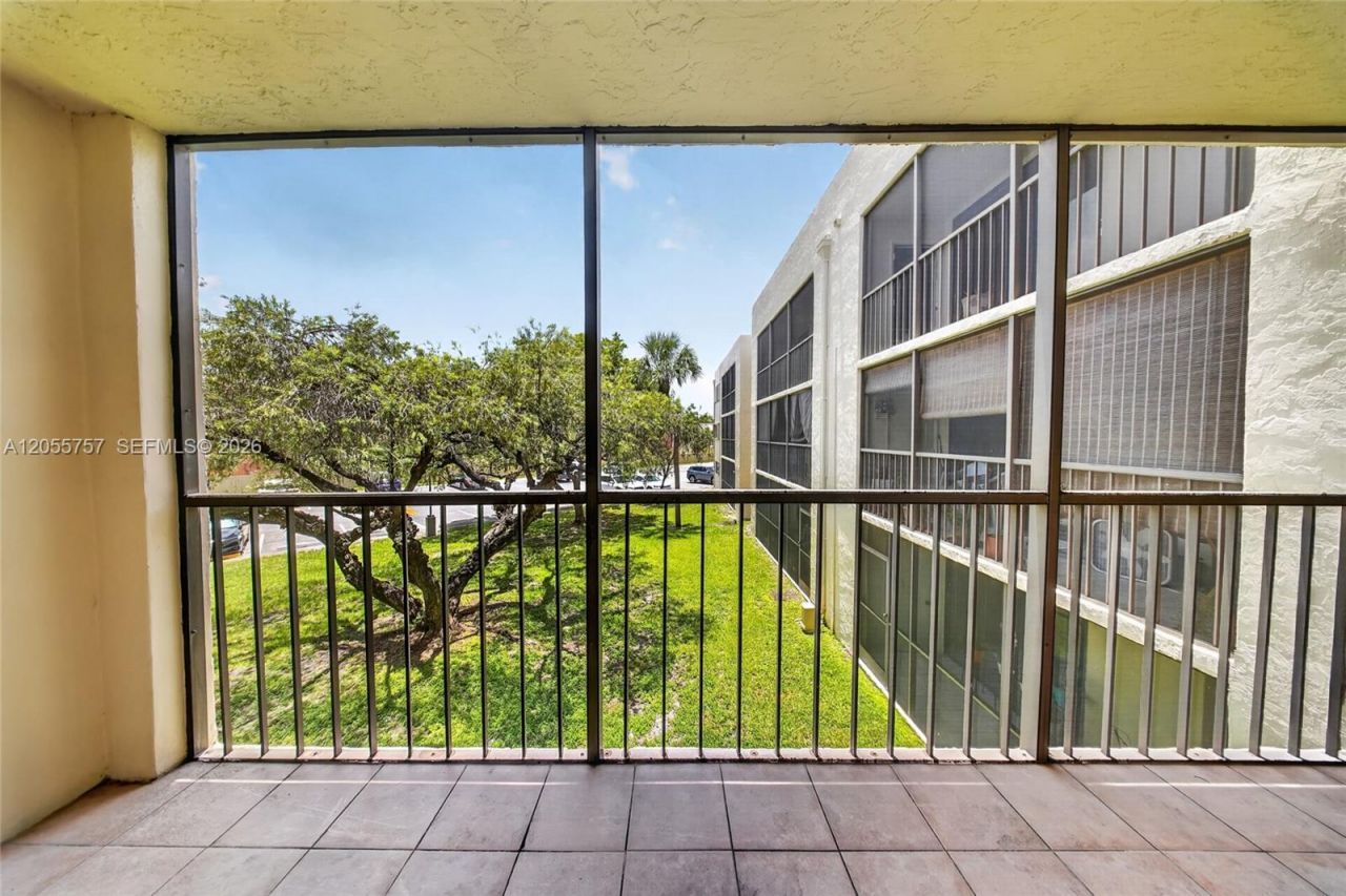 8045 SW 107th Ave, Unit 203, Miami, FL 33173 Photo