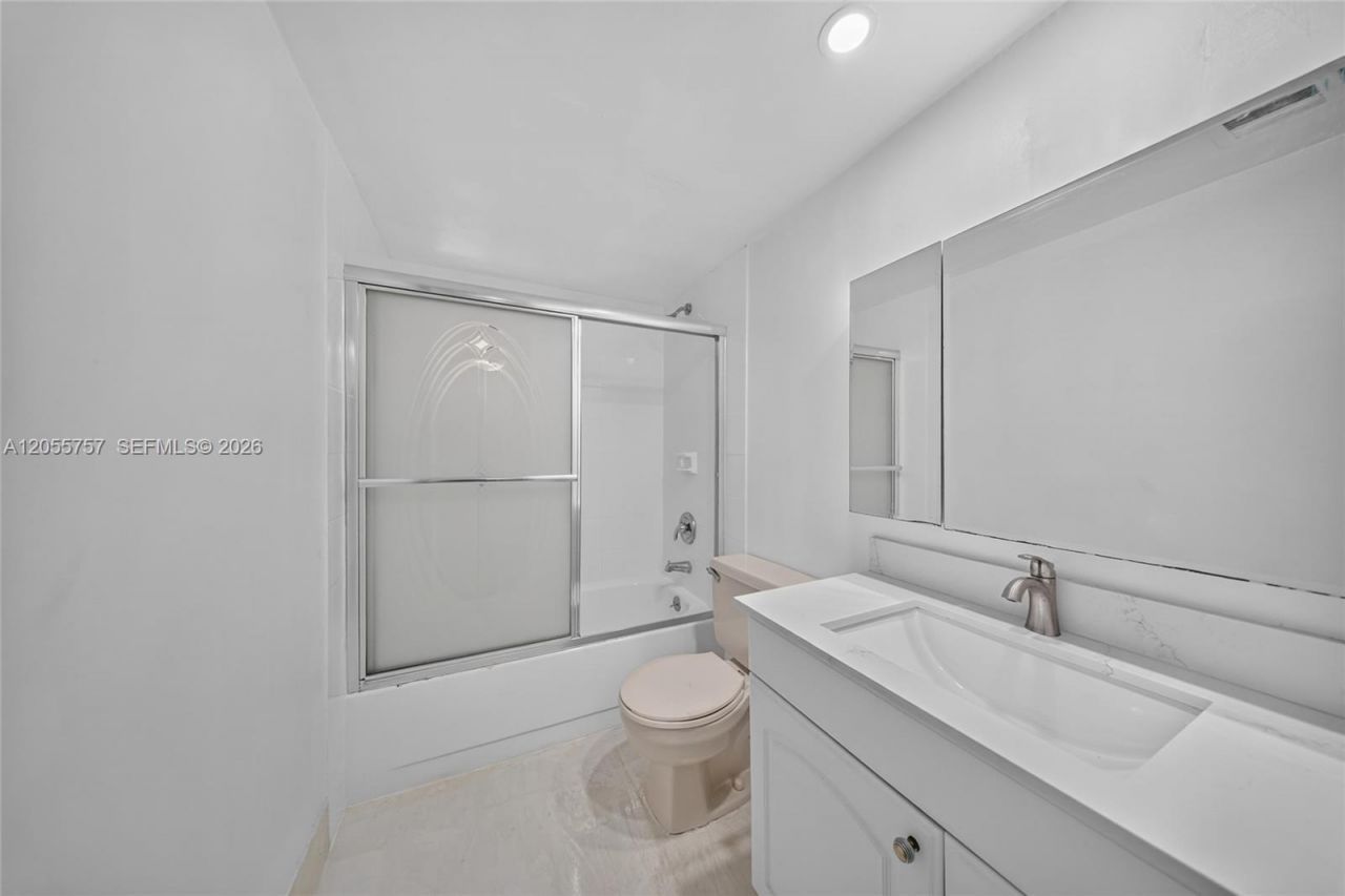 8045 SW 107th Ave, Unit 203, Miami, FL 33173 Photo