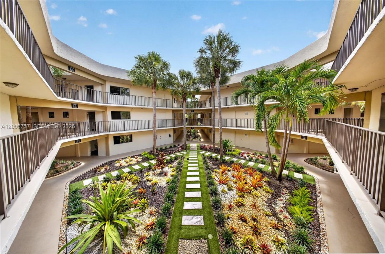 8045 SW 107th Ave, Unit 203, Miami, FL 33173 Photo