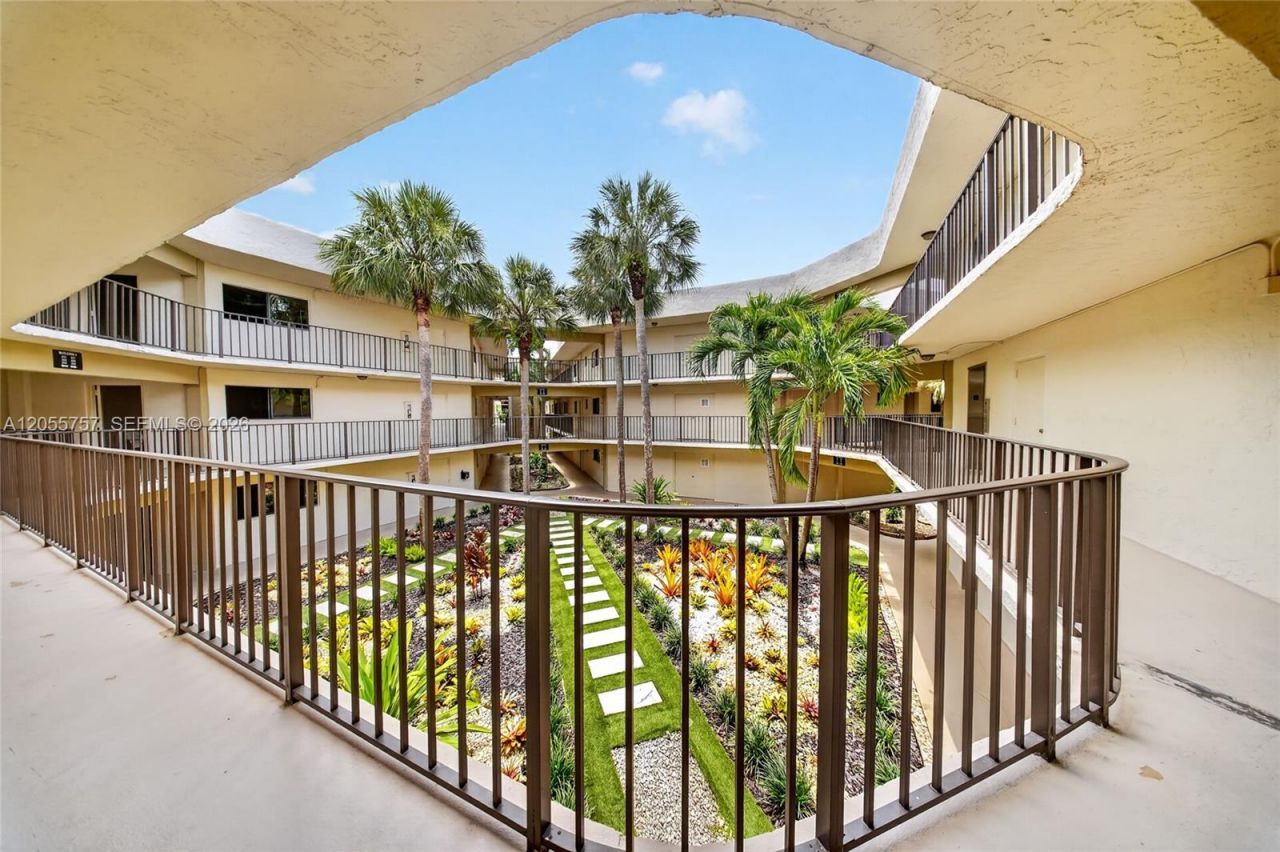 8045 SW 107th Ave, Unit 203, Miami, FL 33173 Photo
